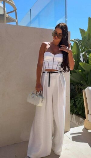 Plačios palazzo kelnės su klostėmis ir diržu "TINNI" balta