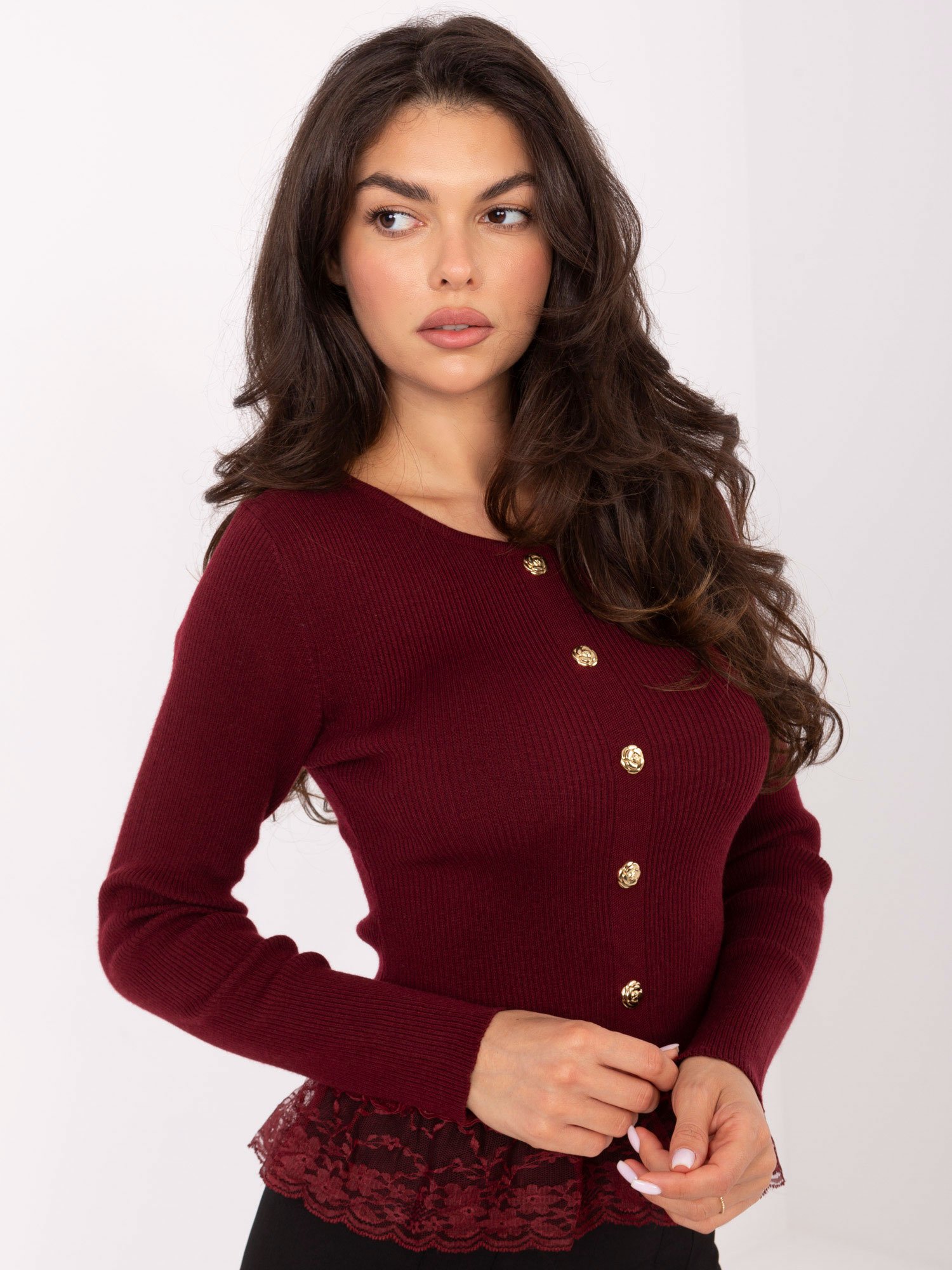 Puošnus megztukas su nėrinių apdaila ir dekoratyvinėmis sagomis "ADELL" bordo - Image 2