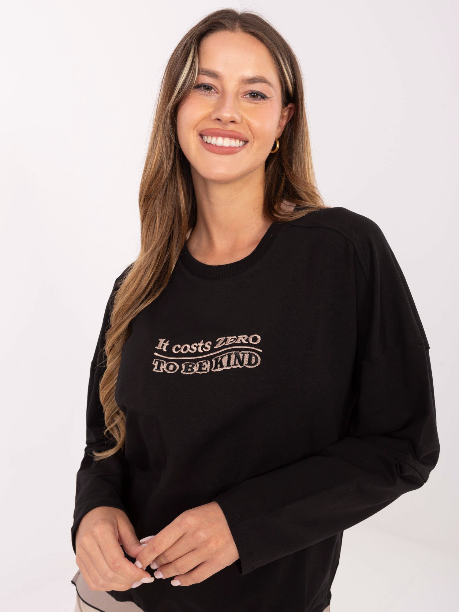 Laisvalaikio džemperis su užrašu ir sluoksniuota apačia "VESTA" juoda - Image 2