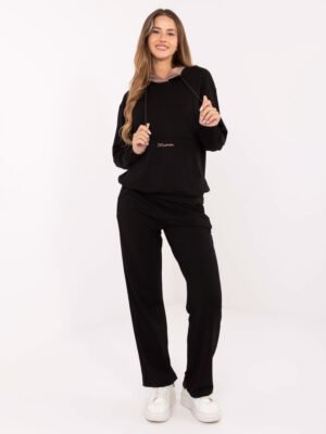 Laisvalaikio komplektas su kengūros kišenėmis ir gobtuvu  "NOEMMI" juoda