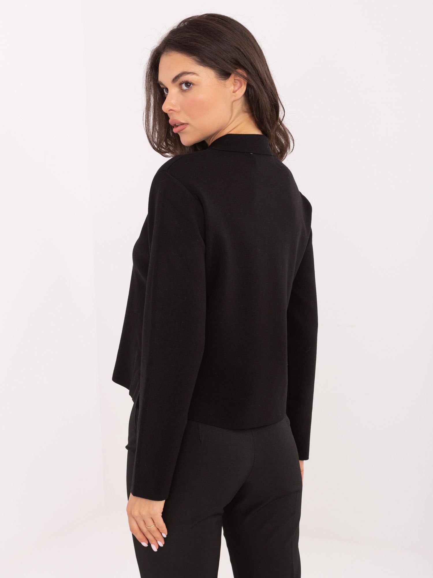 Megztinis su puošniomis sagomis PM-SW-CV6659.86 juoda - Image 2