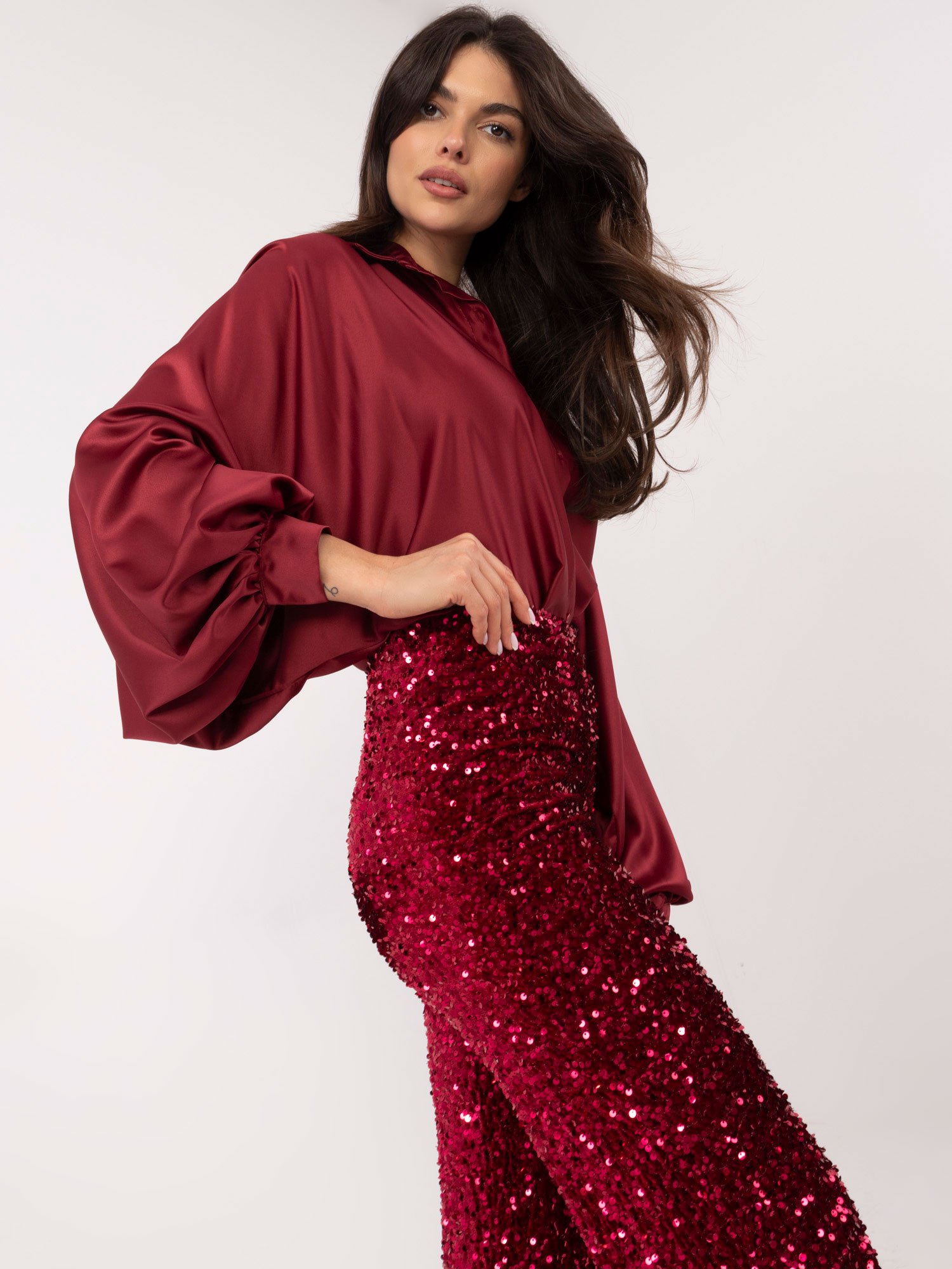 Blizgaus audinio puošnios plačios kelnės "MONASI" bordo - Image 6