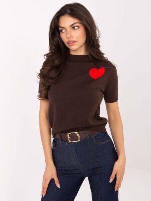 Klasikinis  megztukas trumpomis rankovėmis su dekoratyvine širdele "CARMELLA" ruda