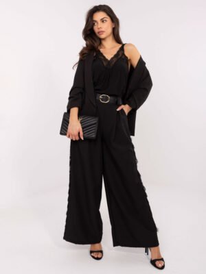 Plačios kelnės su dekoratyvinėmis juostomis ir diržu "DESTI" juoda