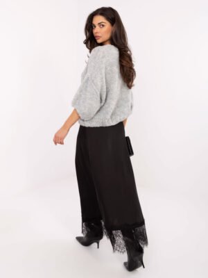 Alternative view of Ilgas satino sijonas su nėrinių apdaila apačioje "SALLI" juoda