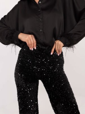 Alternative view of Blizgaus audinio puošnios plačios kelnės "MONASI" juoda
