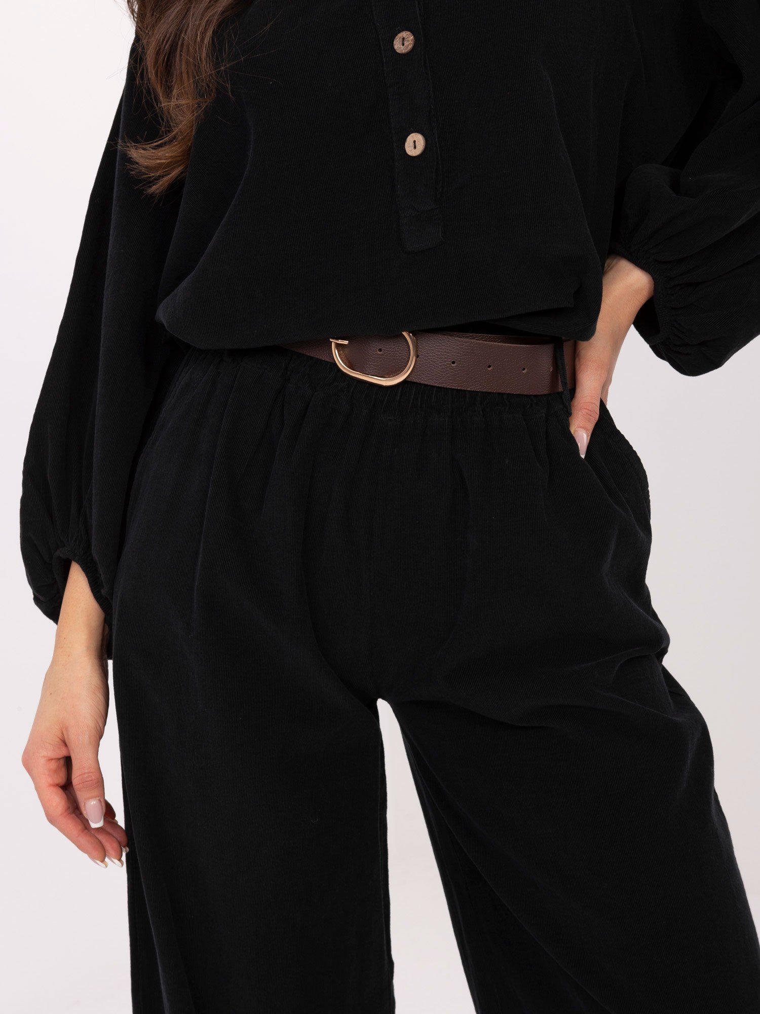 Velvetinės kelnės su diržu "MILA" juodos - Image 3