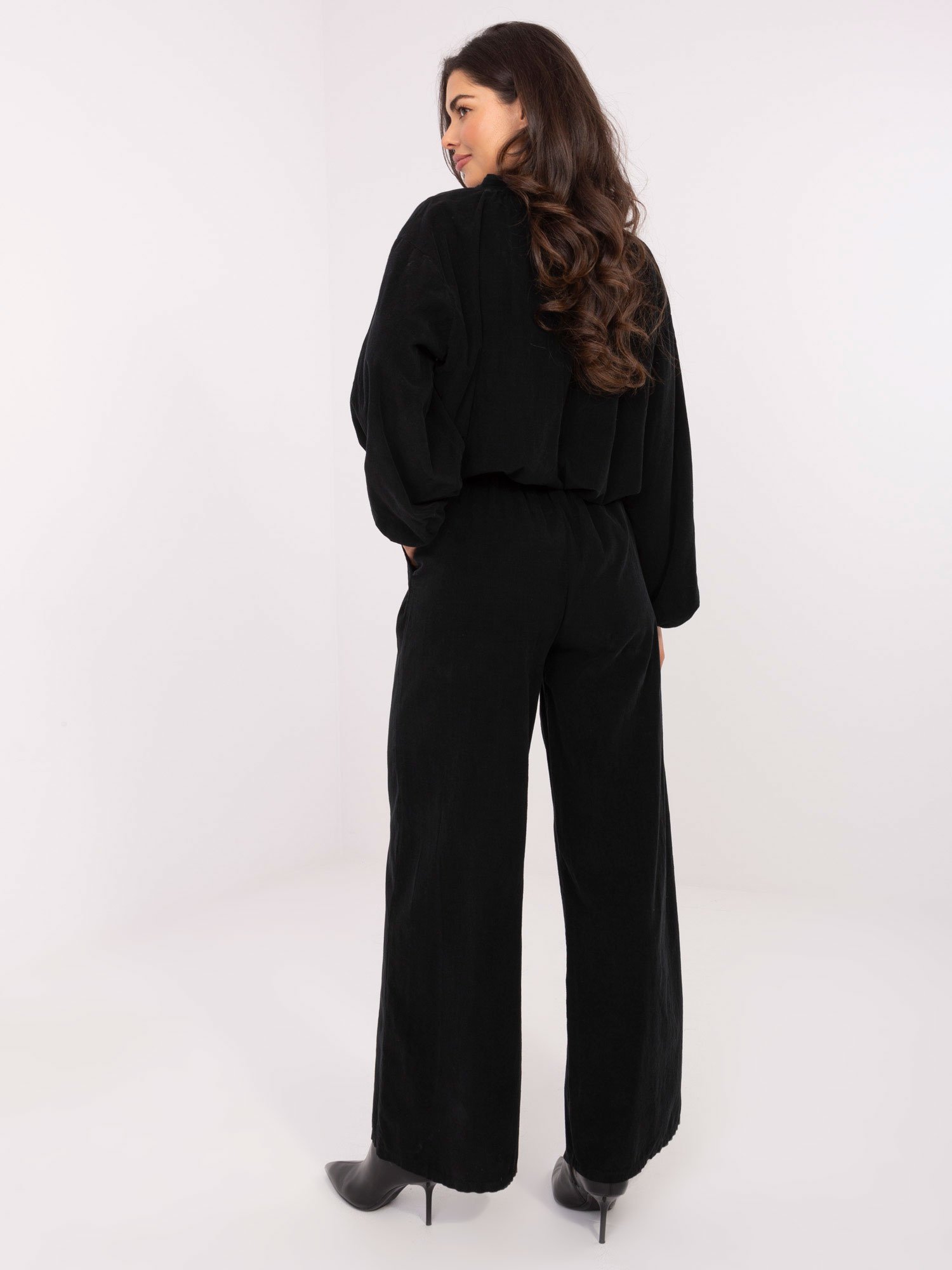 Velvetinės kelnės su diržu "MILA" juodos - Image 4