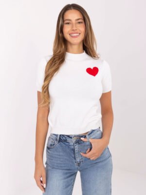 Klasikinis  megztukas trumpomis rankovėmis su dekoratyvine širdele "CARMELLA" pieno balta