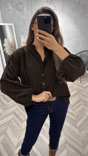 Velvetiniai rudi marskiniai