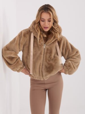 Trumpa dirbtinio kailiuko striukė  "NIKOLE" smėlio