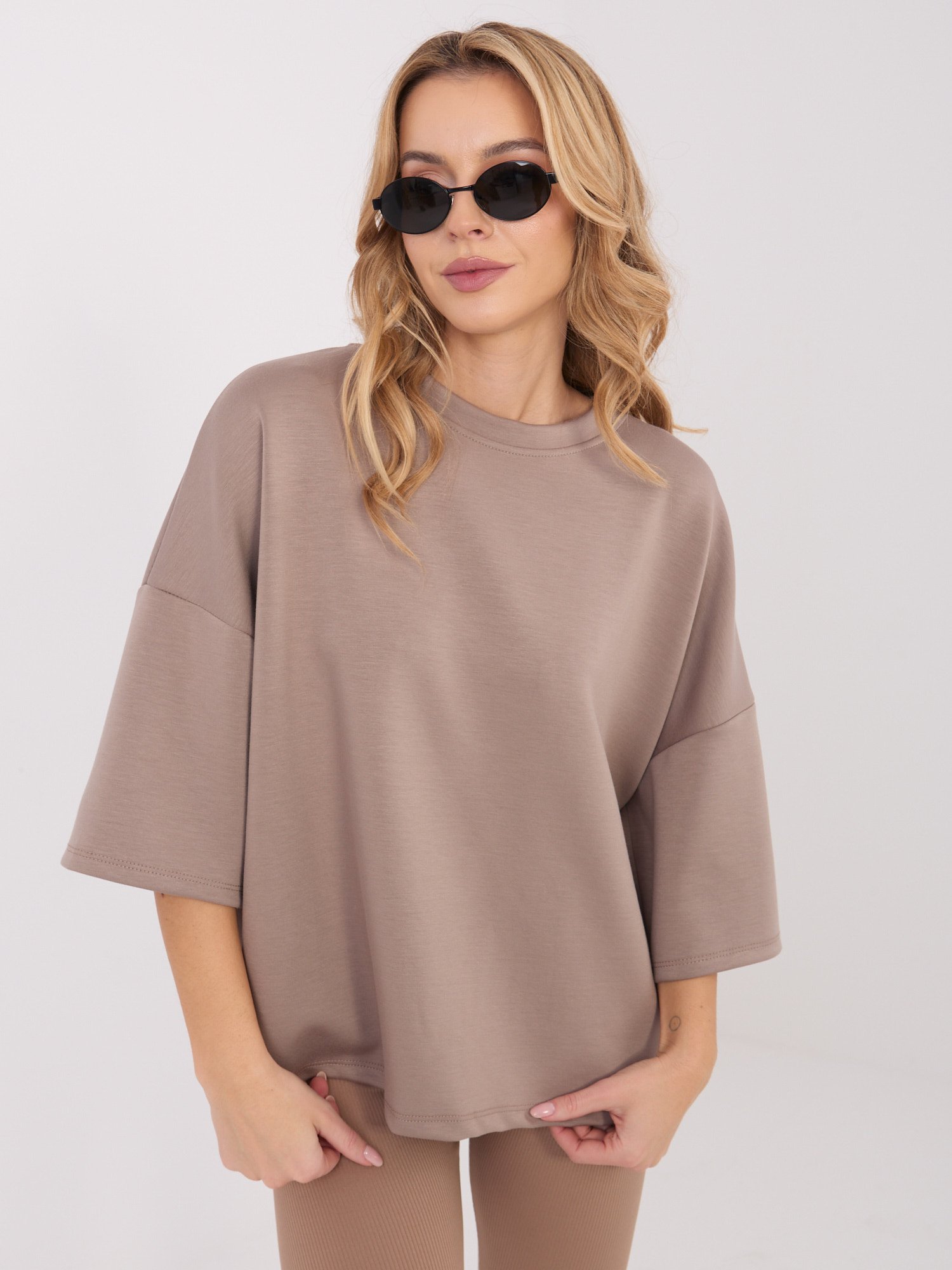 Minimalistinė oversize palaidinė su platintomis 3/4 rankovėmis "TERESA" tamsi smėlio
