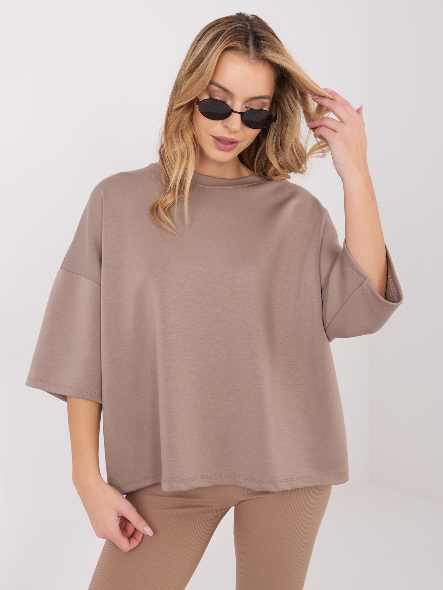 Minimalistinė oversize palaidinė su platintomis 3/4 rankovėmis "TERESA" tamsi smėlio - Image 3