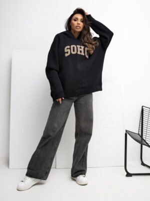 Oversize džemperis su užrašu ir gobtuvu "MOSSE" juoda