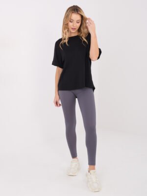 Laisvo kirpimo palaidinė su atlenktomis trumpomis rankovėmis "JOANA" juoda