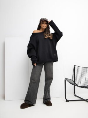 Oversize stiliaus džemperis su mini aplikacija "FRANCIS" juoda