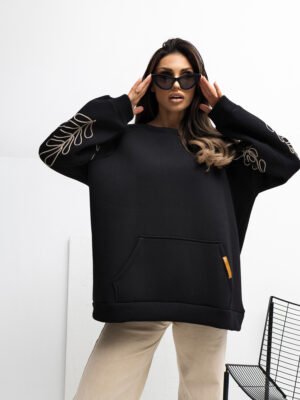 Oversize stiliaus džemperis puošniomis rankovėmis "RUBBI" juodas