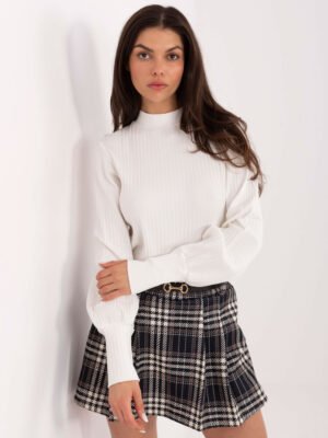 Alternative view of Tampraus audinio palaidinė aukštesniu kaklu "JILL" pieno balta