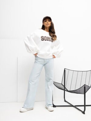 Džemperis su užrašu "SOHO" pieno balta
