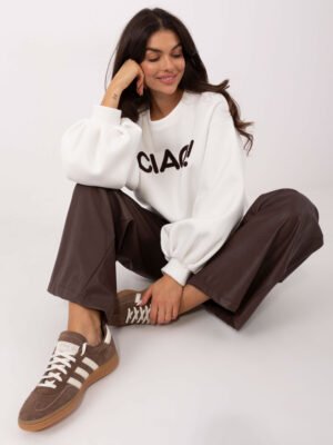 Alternative view of Džemperis su užrašu "CIAO" pieno balta