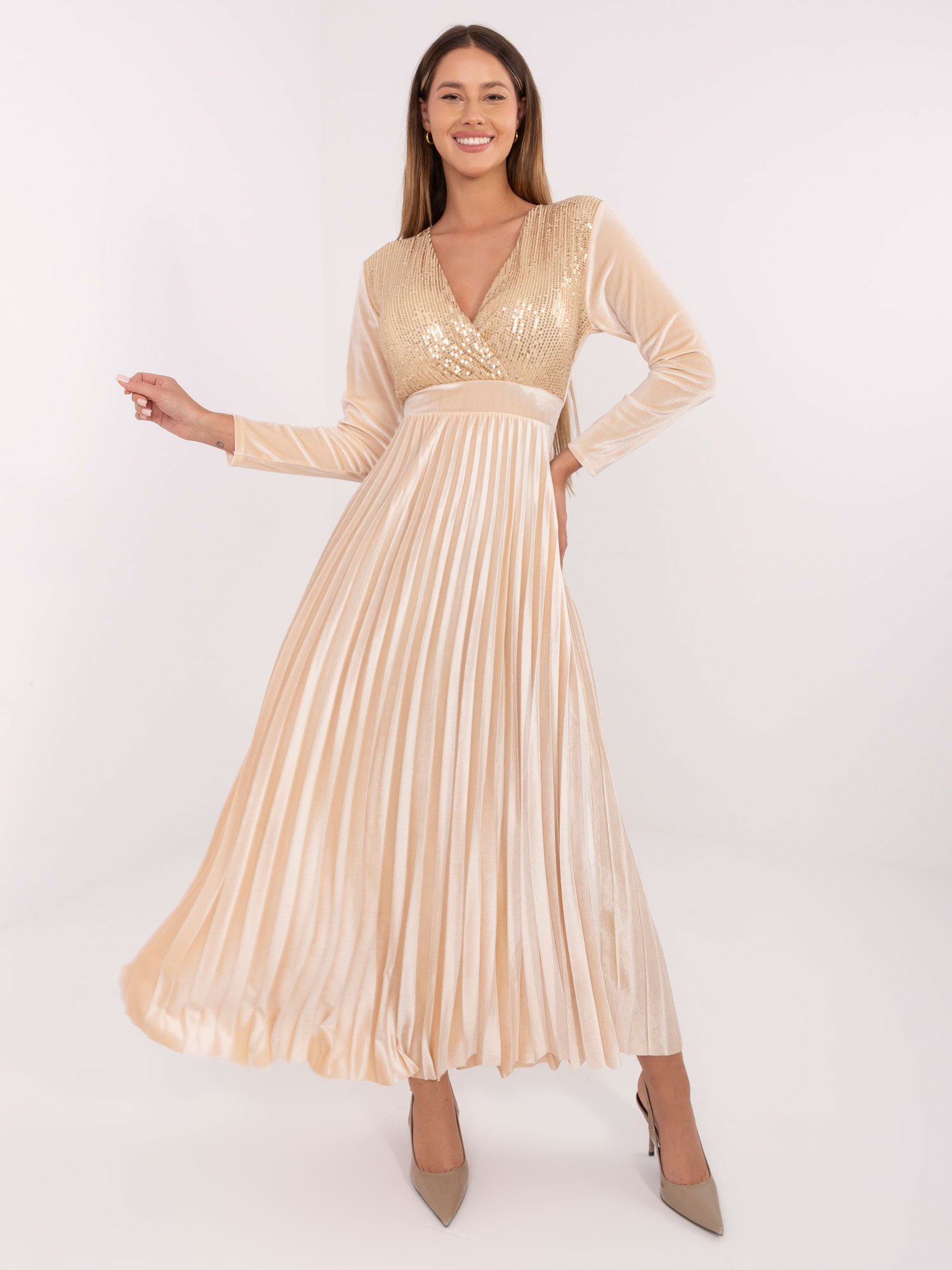 Puošni plisuota veliūrinė suknelė "MAGDA" šviesi smėlio