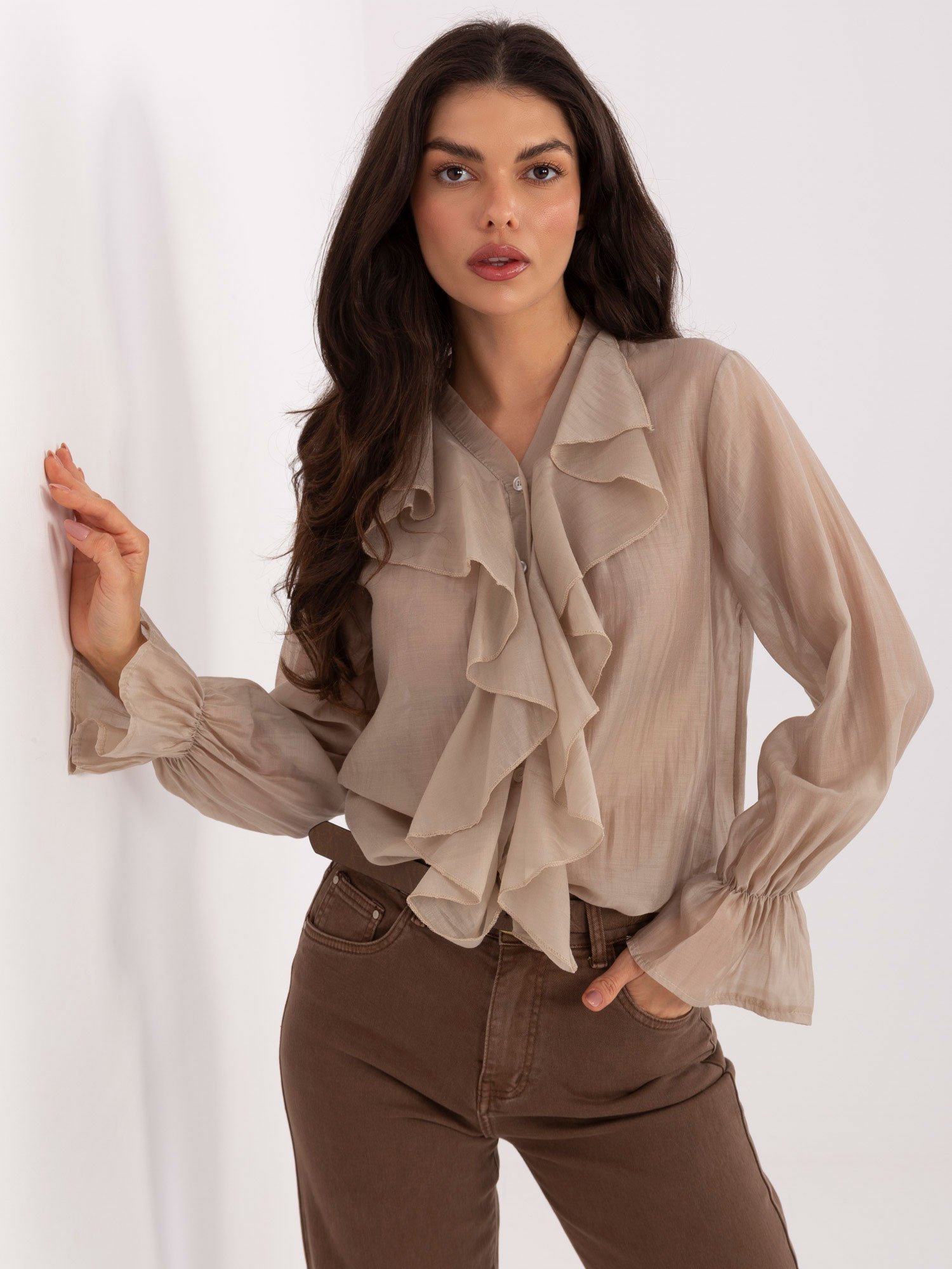 Lengvo audinio marškiniai dekoruoti raukiniais "SILLA" smėlio