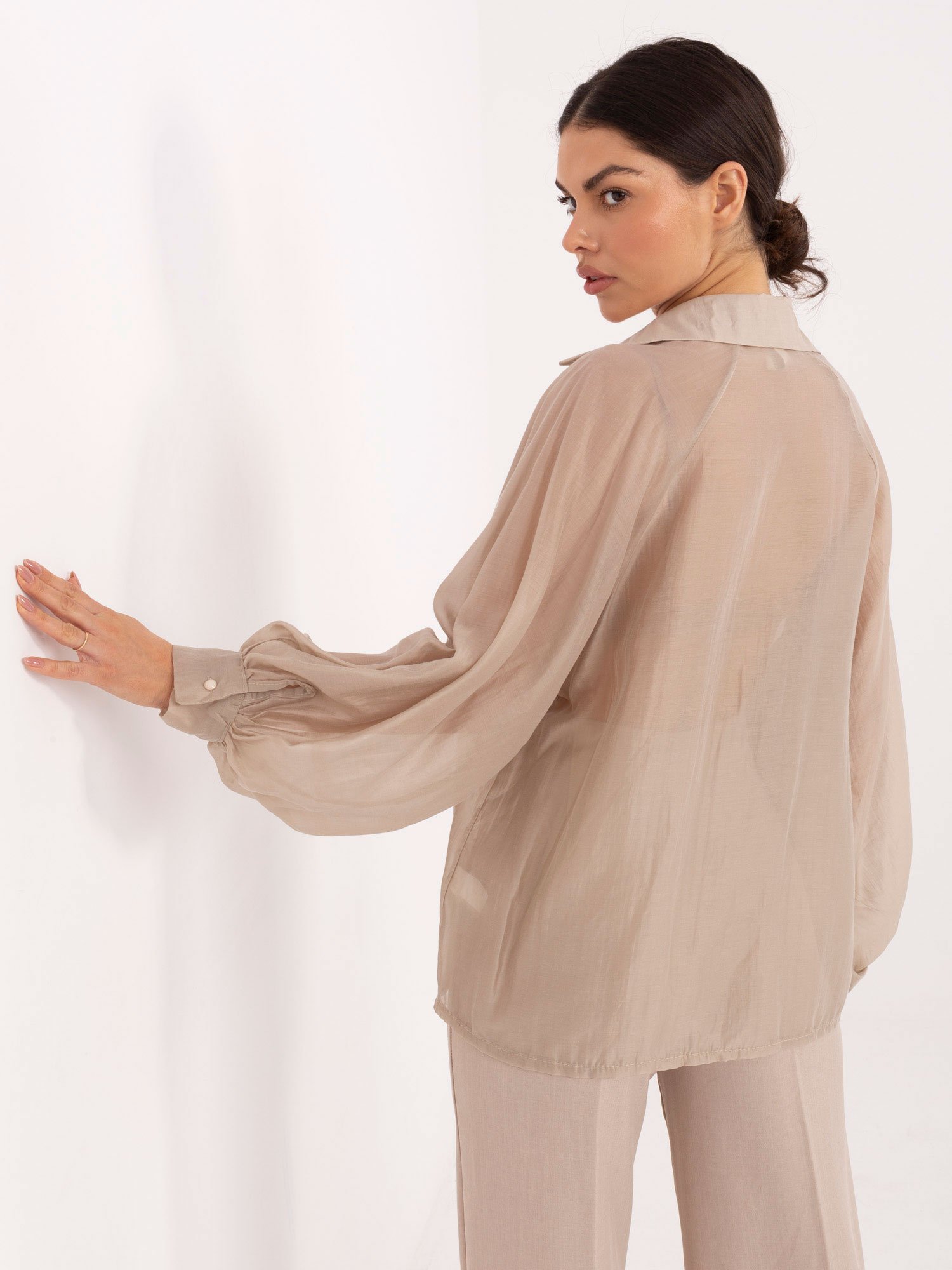 Lengvo audinio marškiniai su klasikine apykakle ir pūstomis rankovėmis "DEBRA" smėlio - Image 4