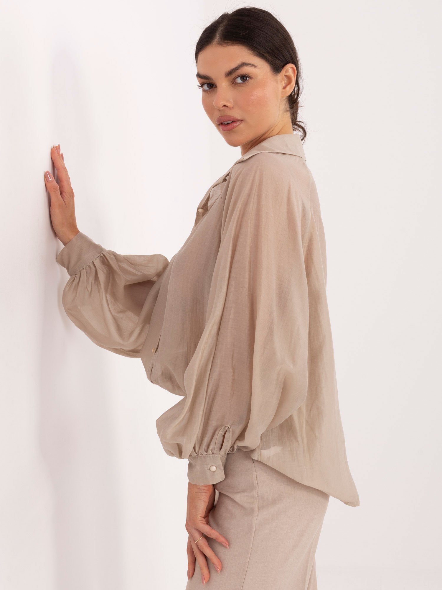 Lengvo audinio marškiniai su klasikine apykakle ir pūstomis rankovėmis "DEBRA" smėlio - Image 5