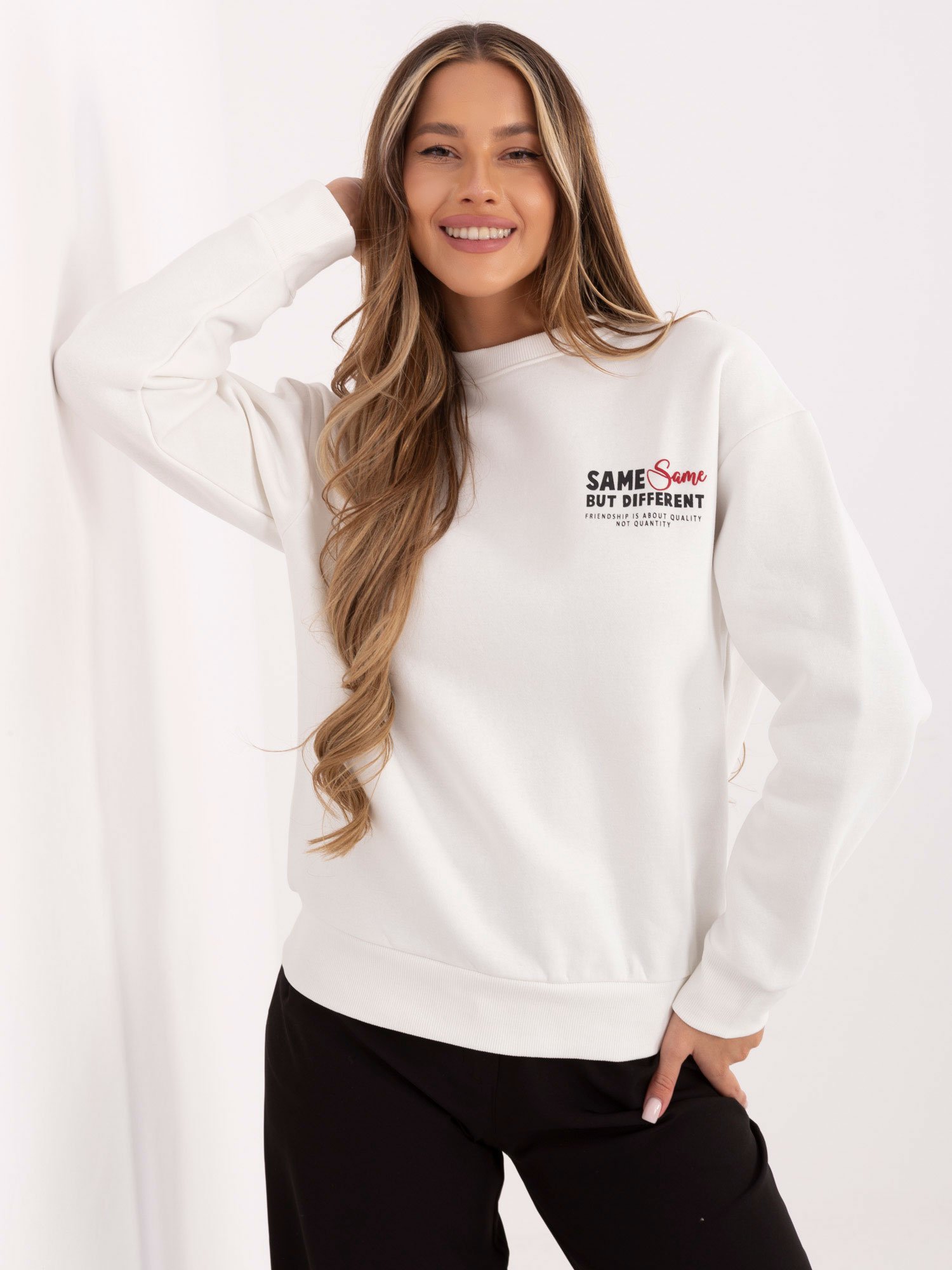 Džemperis stilingam laisvalaikiui „DIFFERENT” balta - Image 3