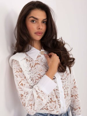 Alternative view of Puošnūs nėrinių marškiniai su klasikine apykakle ir sagų juosta "BRITA" balta