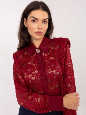 Puošnūs nėrinių marškiniai su klasikine apykakle ir sagų juosta "BRITA" bordo