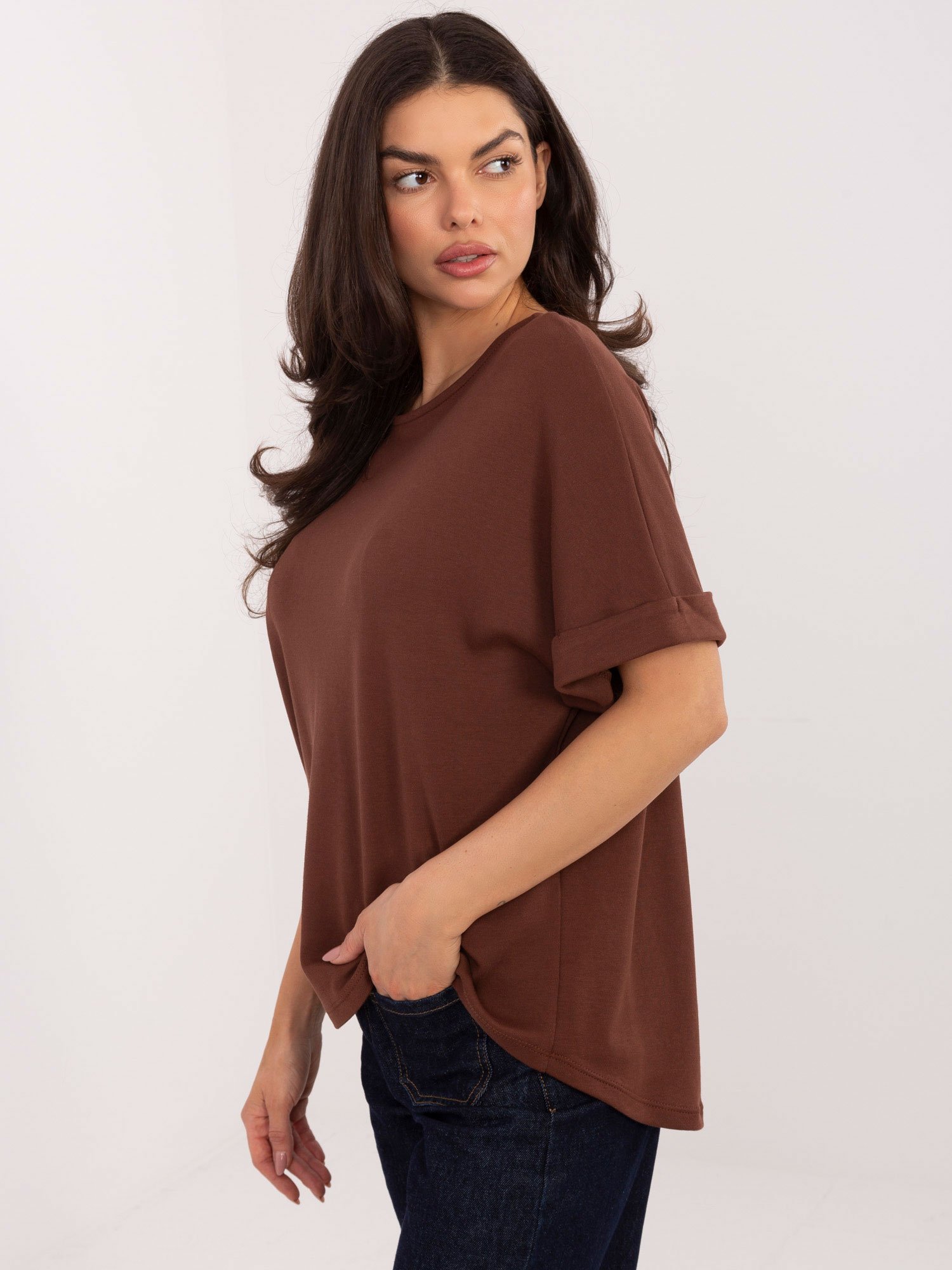 Laisvo kirpimo palaidinė su atlenktomis trumpomis rankovėmis "JOANA" ruda - Image 5