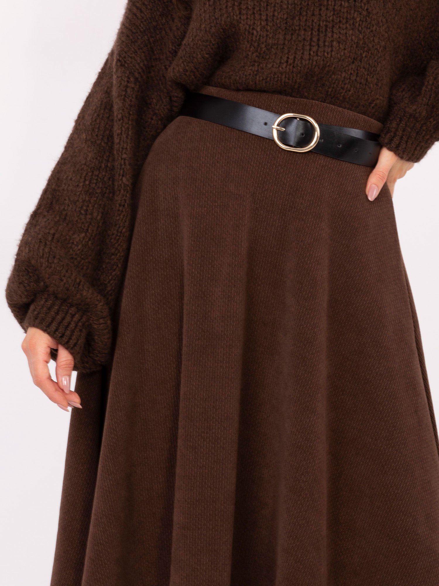 Minkšto audinio platėjantis midi sijonas su diržu "GIZELL" ruda - Image 2