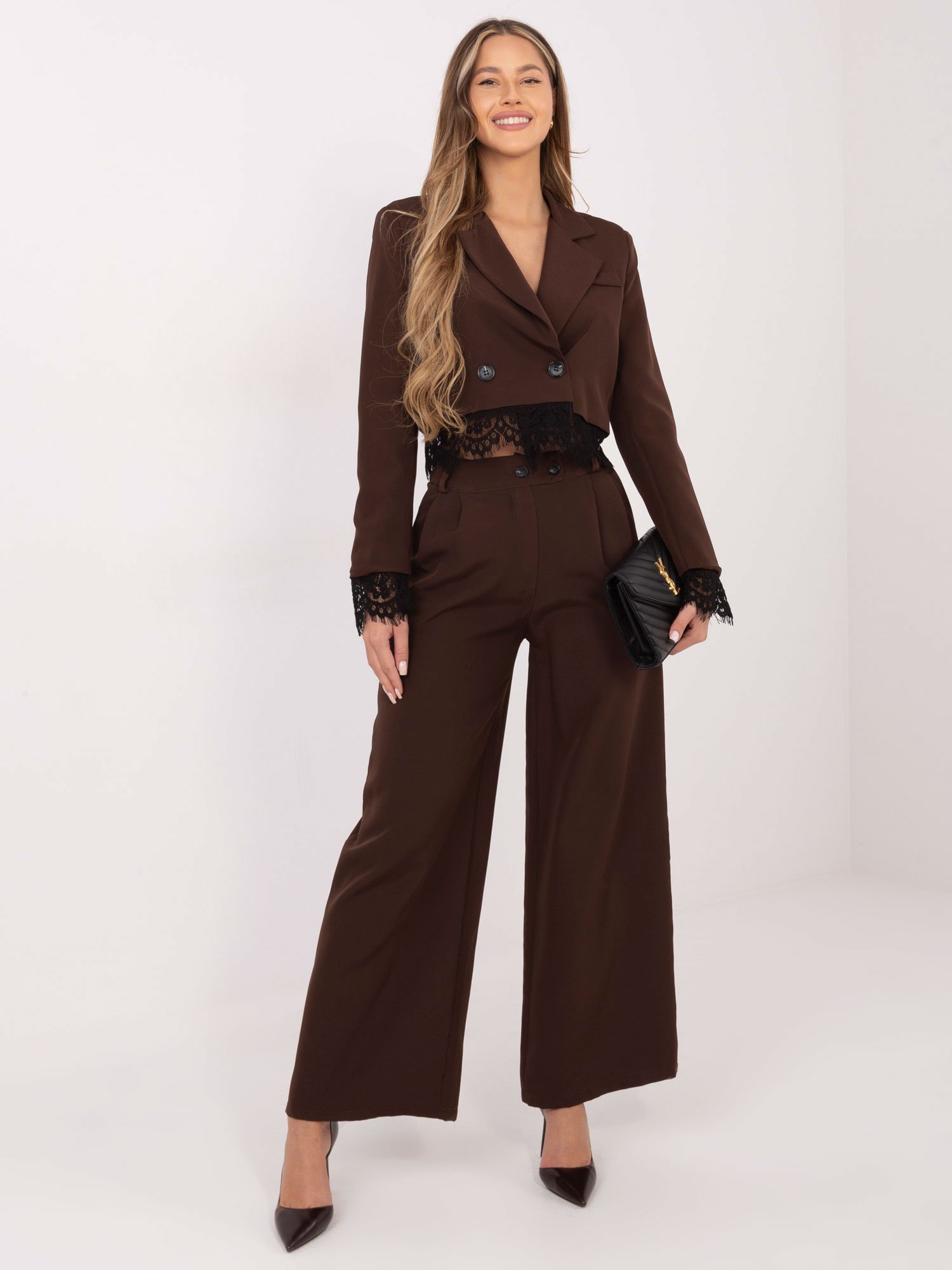 Trumpas švarkelis su nėrinių apdaila "KELLI" ruda