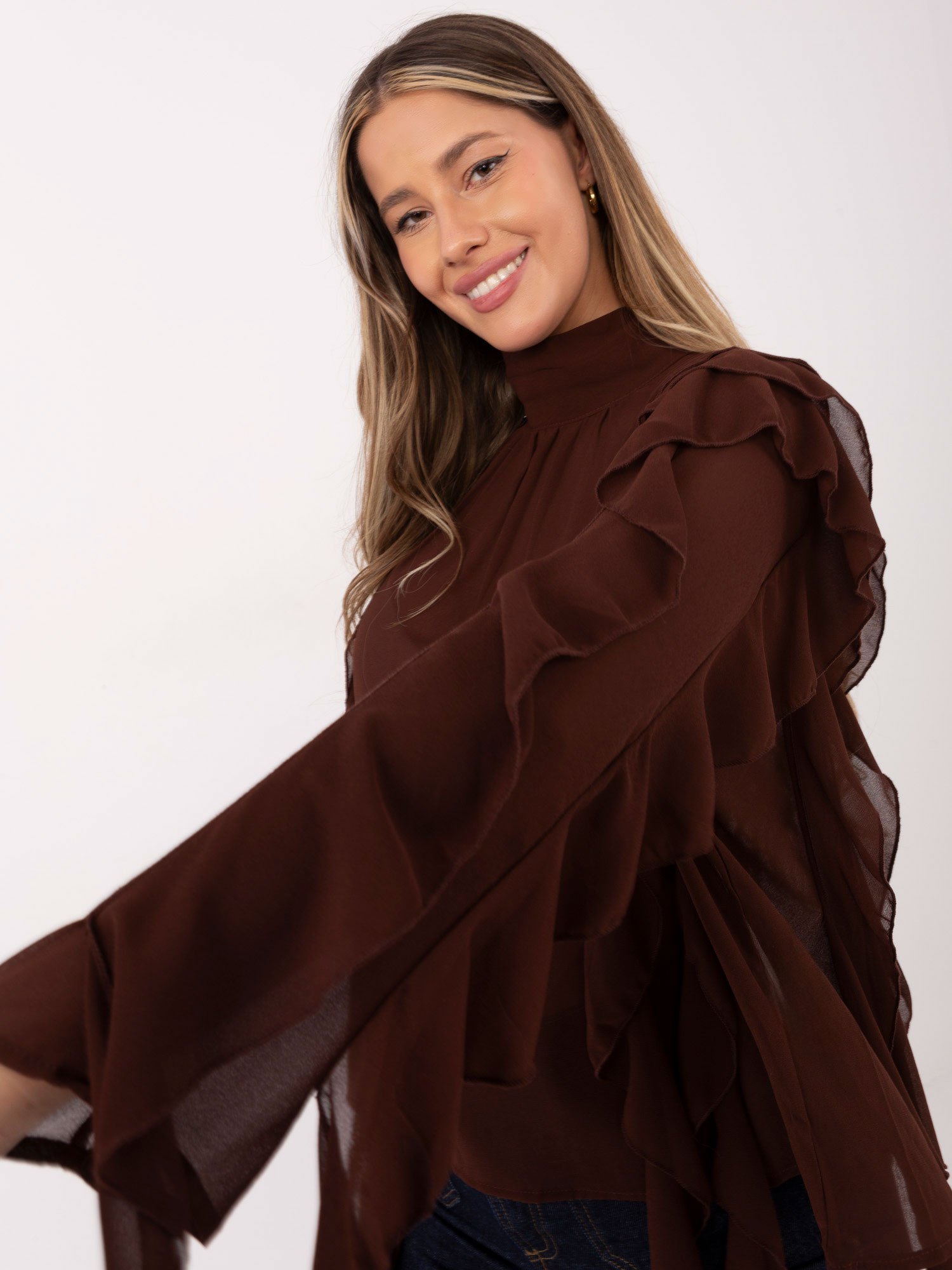 Išskirtinė palaidinė su ilgais plazdančiais raukiniais "CASCADE" ruda - Image 6