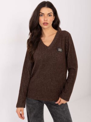 Klasikinis ribuoto rašto megztinis su V formos iškirpte "ESTERA" ruda