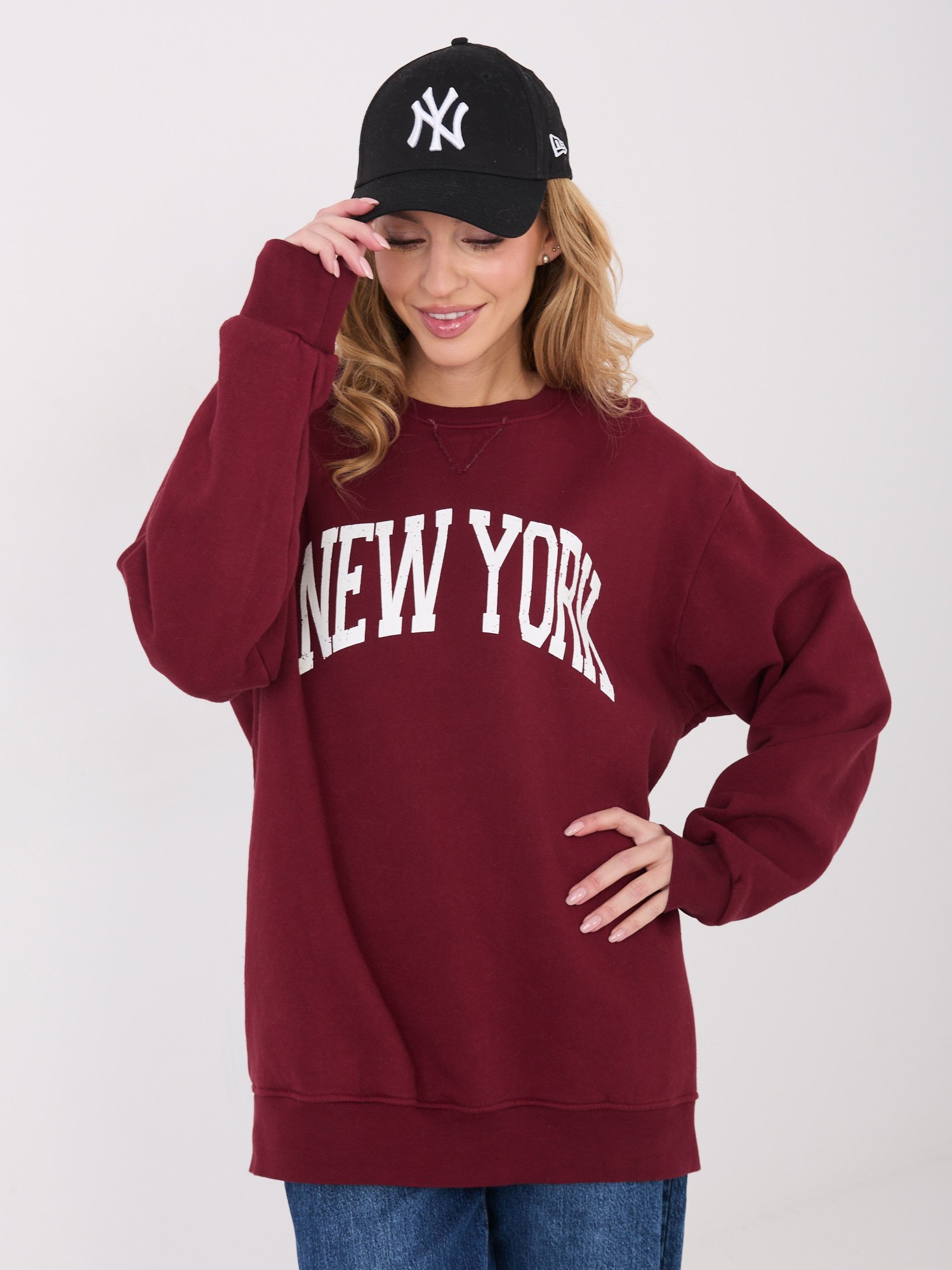 Oversize stiliaus džemperis su užrašu "NEW YORK" bordo