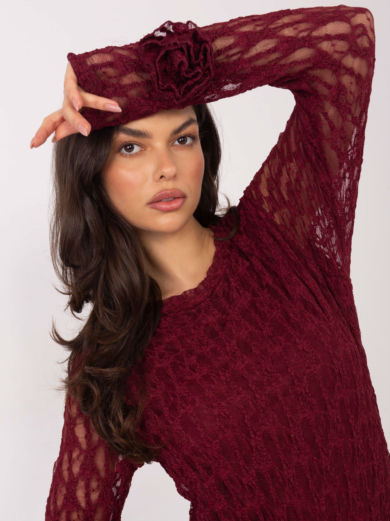 Puošni nėrinių palaidinė su dekoratyviomis gėlėmis ant rankogalių "ANDREA" bordo - Image 4