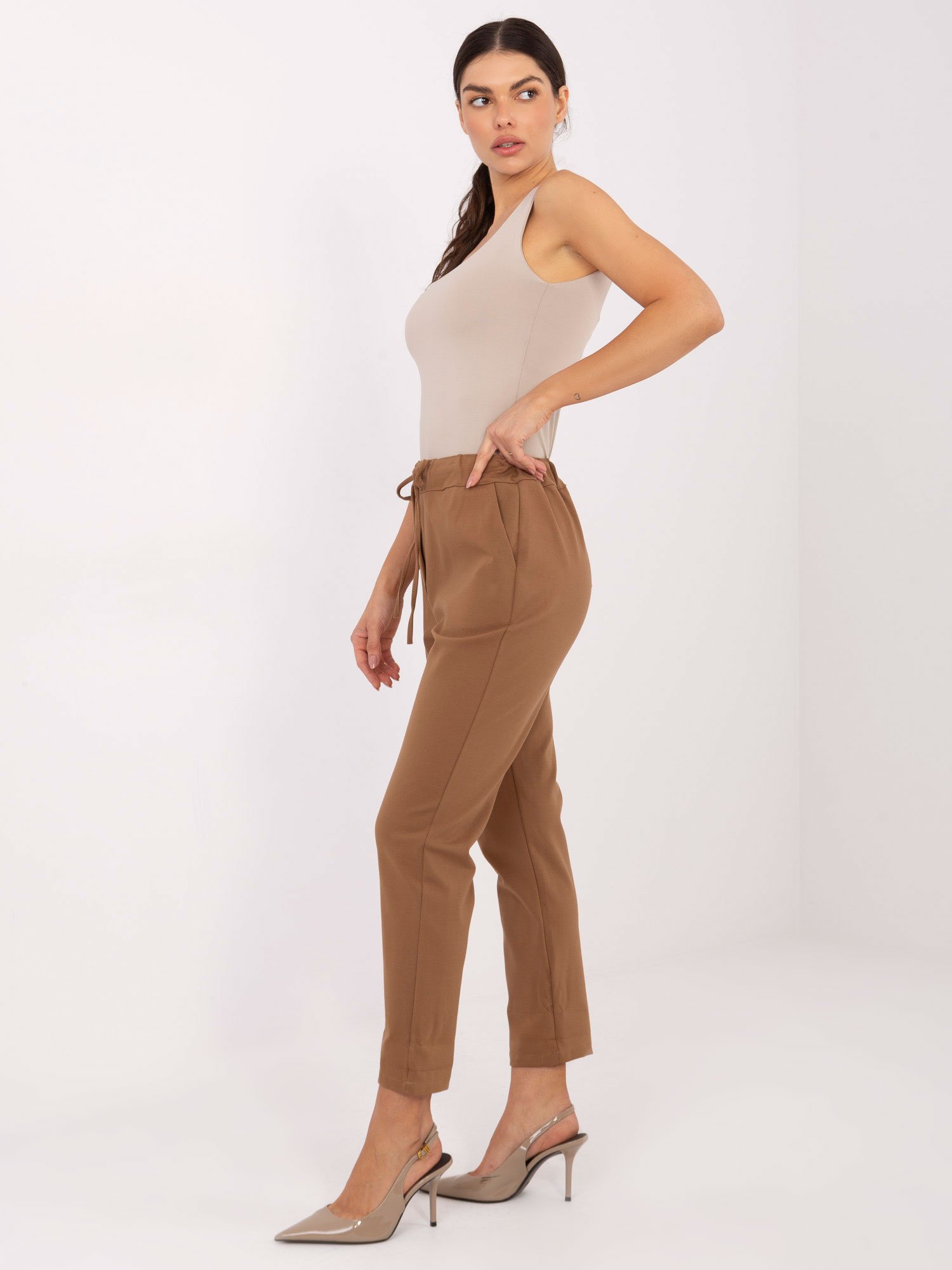 Tiesaus silueto kelnės su raišteliu "KYOTO" karamelinė - Image 4