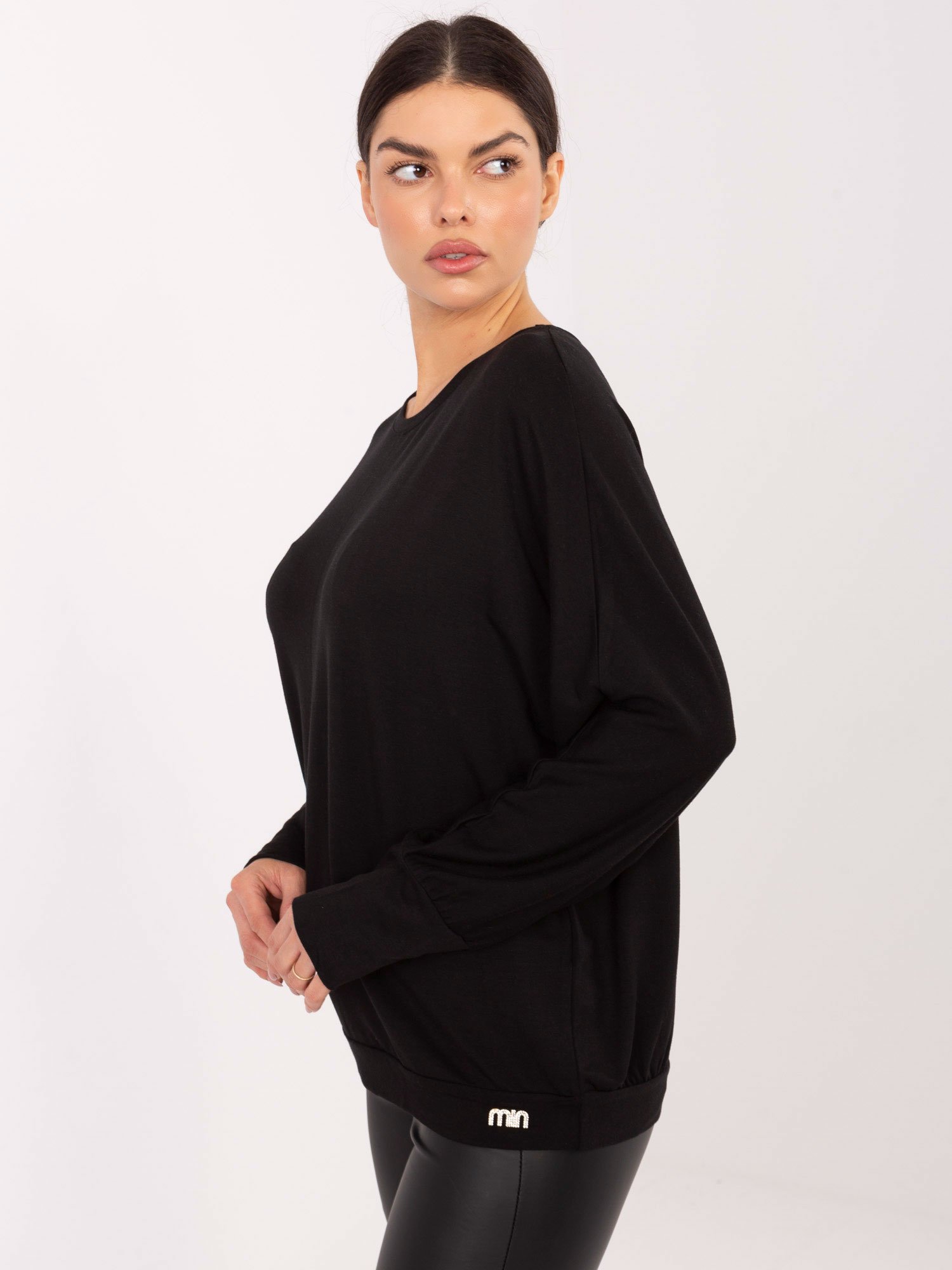 Palaidinė su dekoratyvine detale apačioje "RYANA" juoda - Image 2