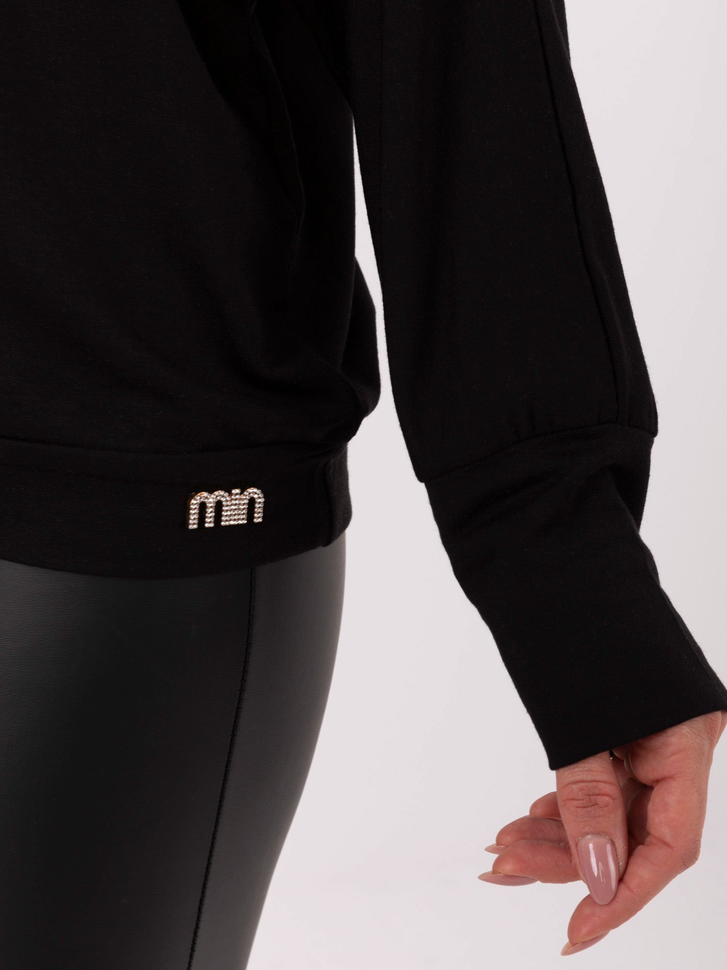 Palaidinė su dekoratyvine detale apačioje "RYANA" juoda - Image 3