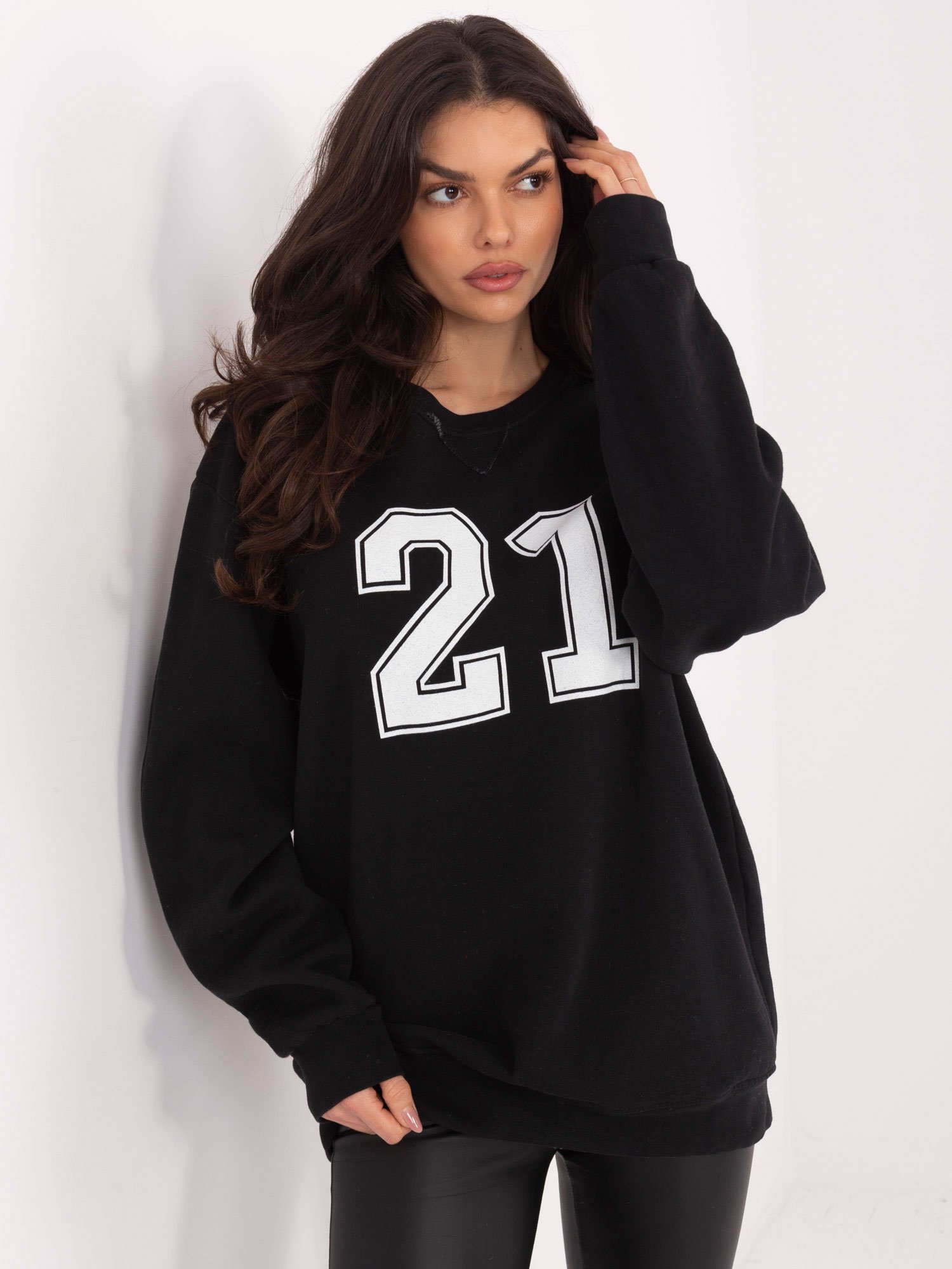 Oversize džemperis "Numeris 21" juoda - Image 2