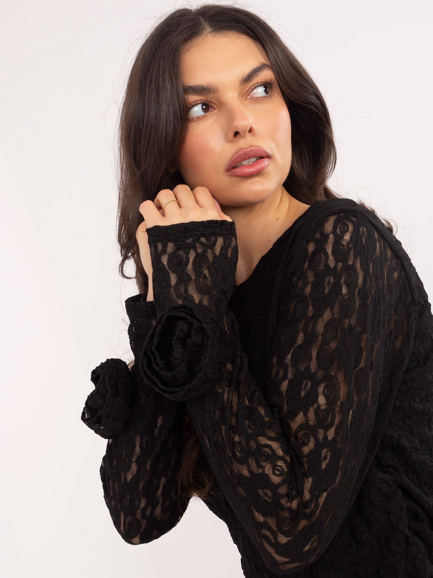 Puošni nėrinių palaidinė su dekoratyviomis gėlėmis ant rankogalių "ANDREA" juoda - Image 4