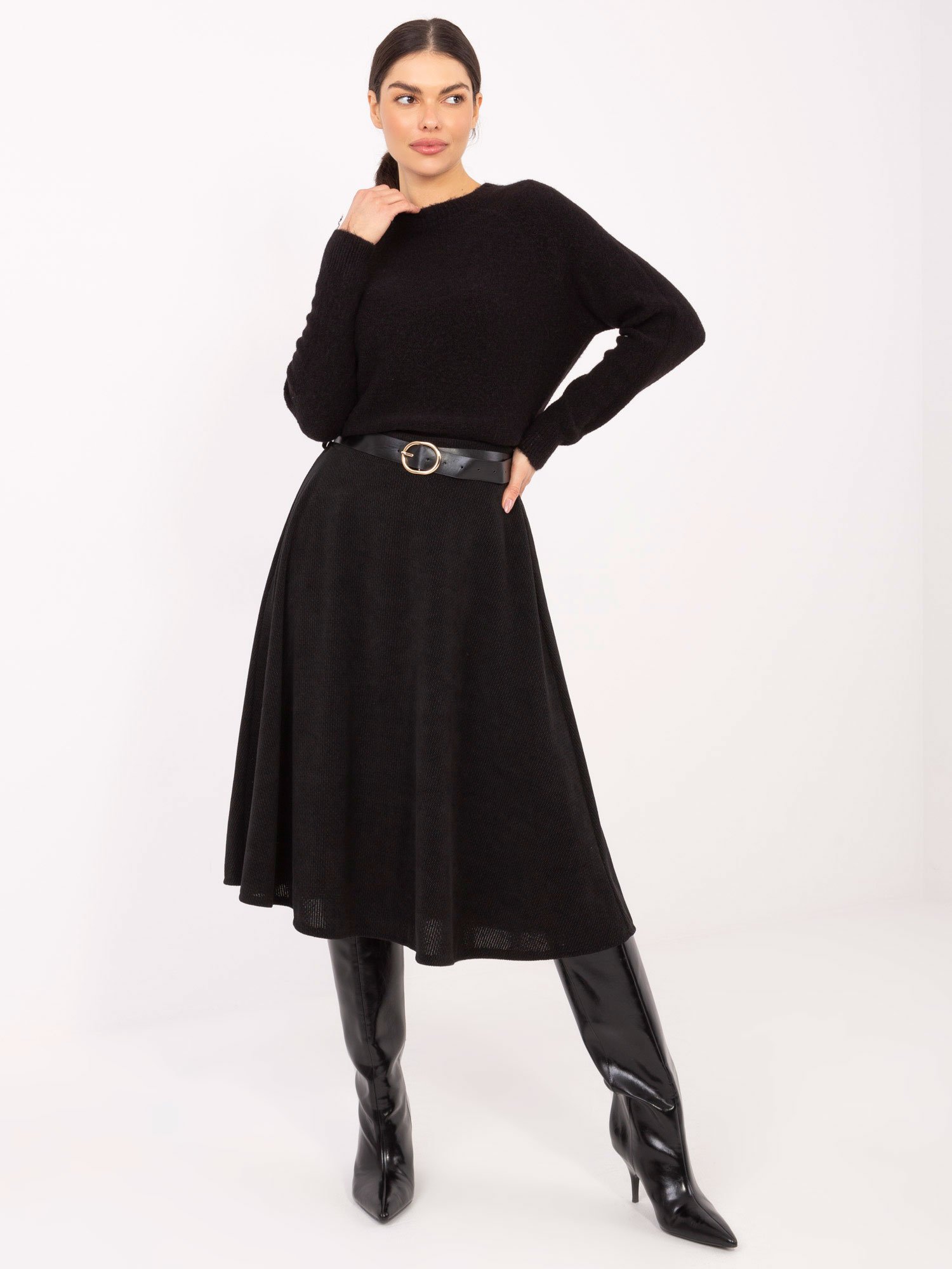 Minkšto audinio platėjantis midi sijonas su diržu "GIZELL" juoda