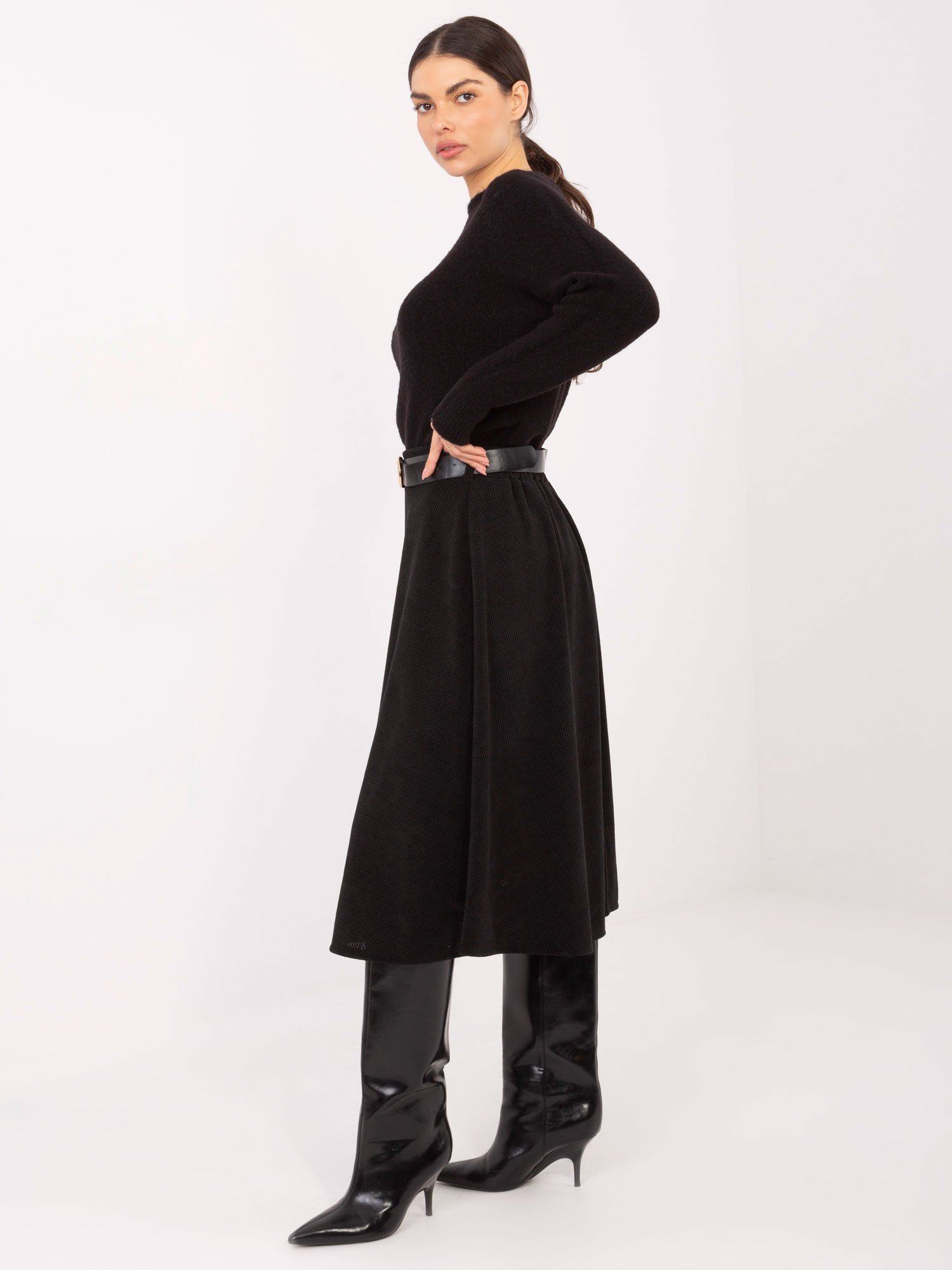 Minkšto audinio platėjantis midi sijonas su diržu "GIZELL" juoda - Image 4