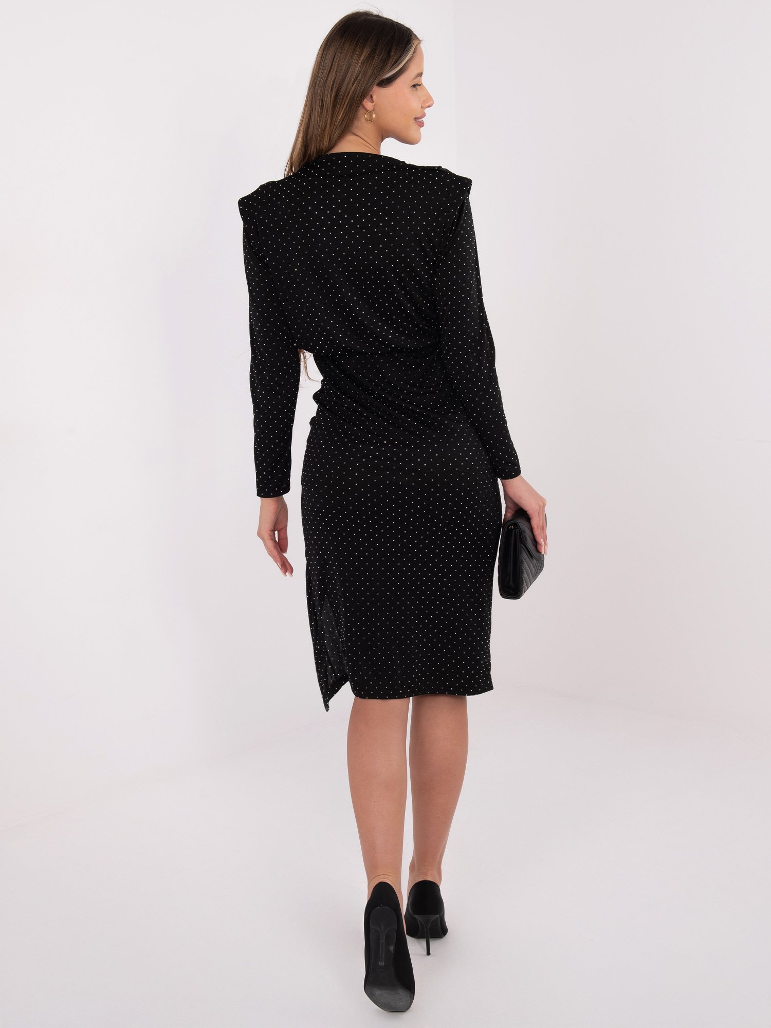 Puošni priglundanti vakarinė suknelė su skeltuku "AMOR" juoda - Image 4