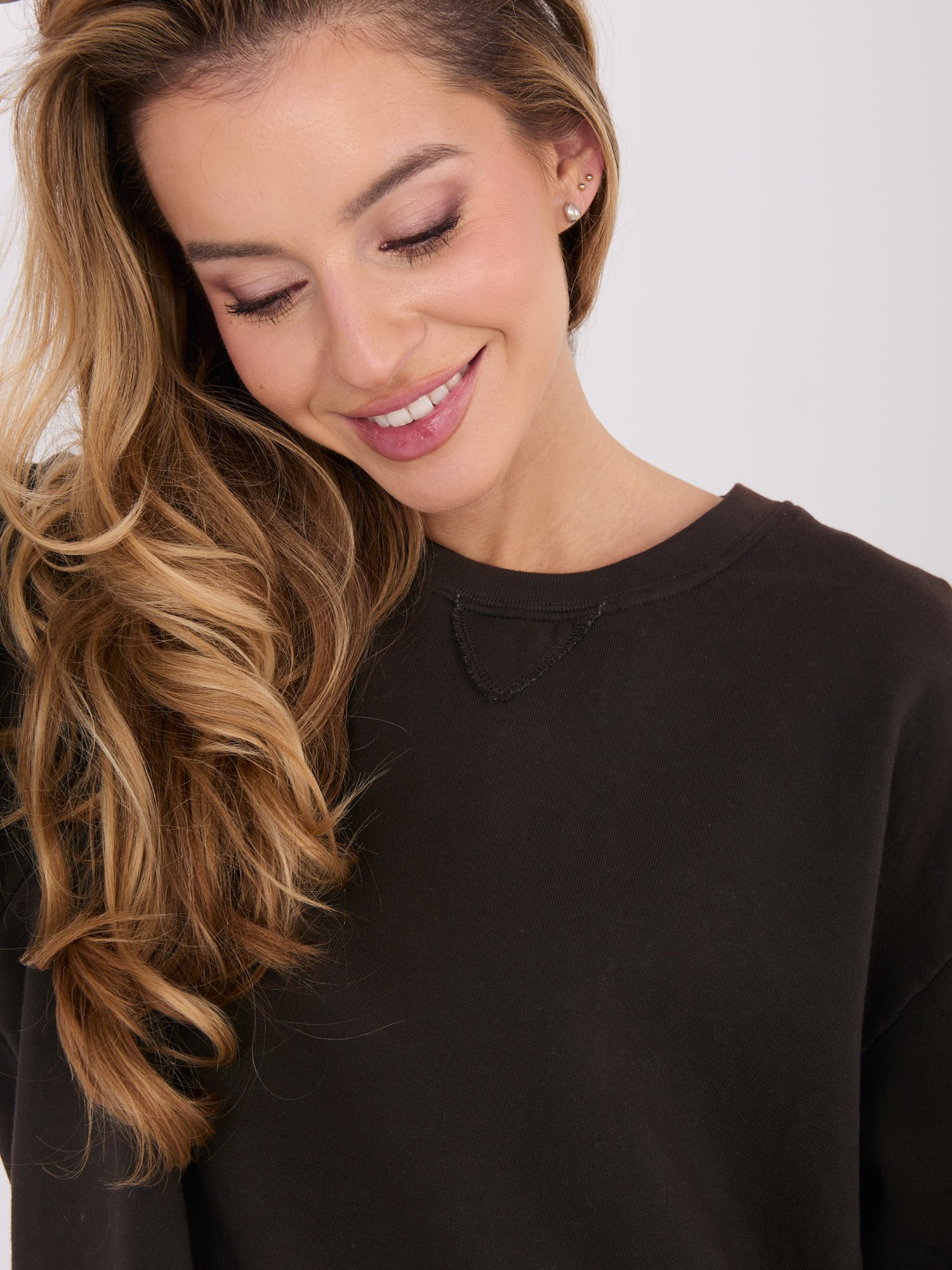 Ilgas oversize džemperis "ERIKA" tamsi ruda - Image 4