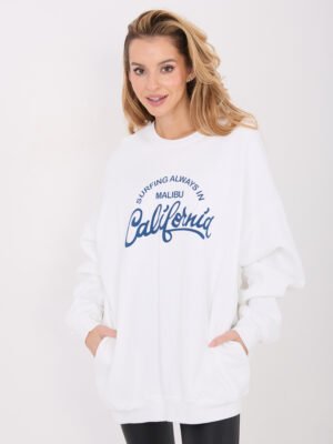 Ilgas džemperis su užrašu ir kišenėmis "SORA" pieno balta