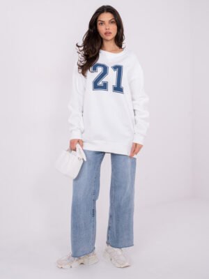Oversize džemperis "Numeris 21" pieno balta