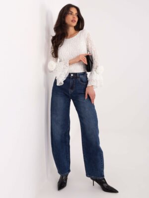 Nėrinių palaidinė su dekoratyvinėmis rožėmis ant varpelio formos rankogalių "JESSY" pieno balta